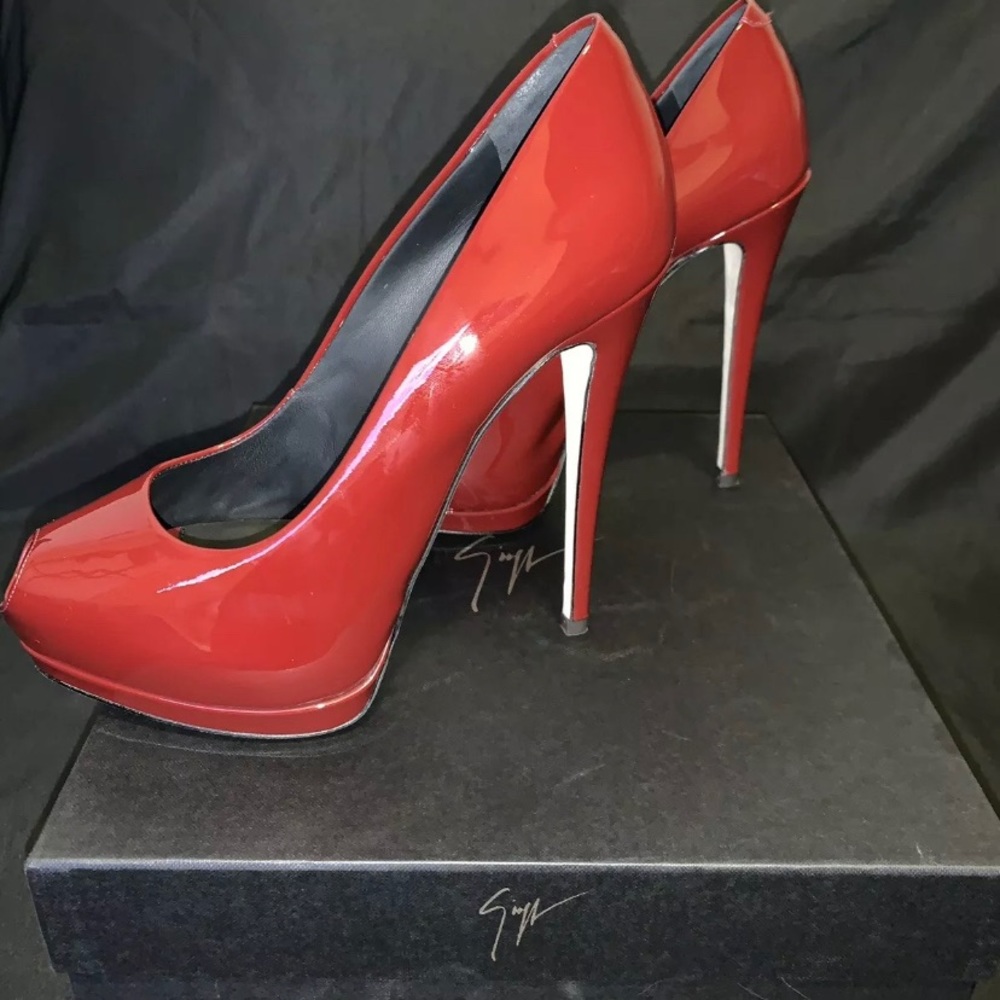 Giuseppe zanotti cranberry red heel
